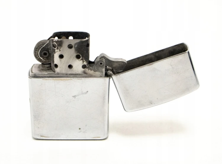 STARA ZAPALNICZKA ZIPPO, USA