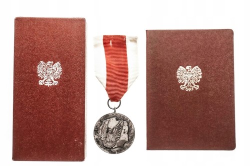 SREBRNY MEDAL ZA ZASŁUGI DLA OBRONNOŚCI KRAJU + LEGITYMACJA