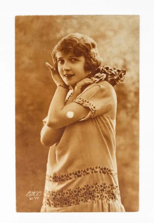 STARA POCZTÓWKA - KOBIETA W SUKIENCE, BYDGOSZCZ / MODLISZEWO 1929