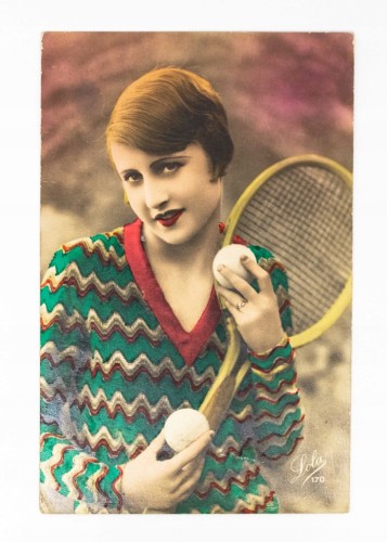 STARA POCZTÓWKA - KOBIETA Z RAKIETĄ DO TENISA, SZAMOTUŁY 1930