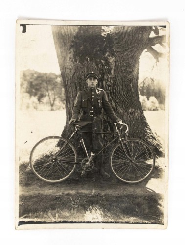 STARA FOTOGRAFIA - ŻOŁNIERZ Z ROWEREM, SWARZĘDZ 1930