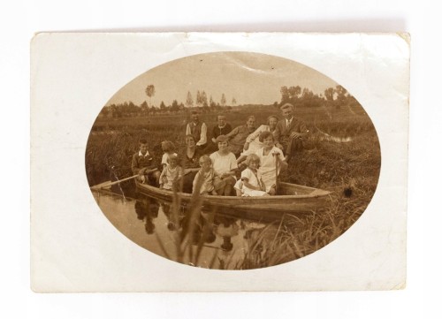 STARA FOTOGRAFIA - ZDJĘCIE RODZINNE NA ŁÓDCE, WOROCHTA 1925