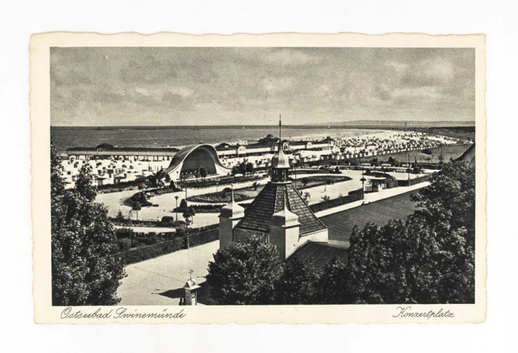 ŚWINOUJŚCIE - PLAŻA, PROMENADA, MUSZLA KONCERTOWA LATA 30