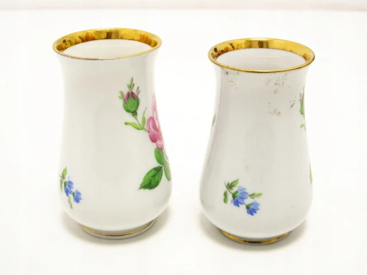 STARY PORCELANOWY DZBANEK I WAZONIKI, RÓŻA MIŚNIA