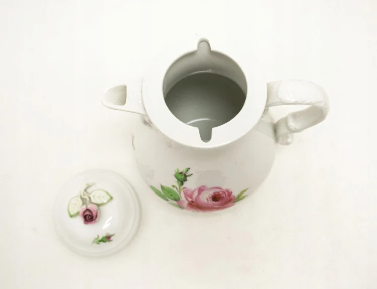 STARY PORCELANOWY DZBANEK I WAZONIKI, RÓŻA MIŚNIA