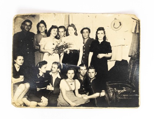 STARA FOTOGRAFIA - POLACY W NIEMCZECH, GRUPA PRZYJACIÓŁ, BREMA 1945