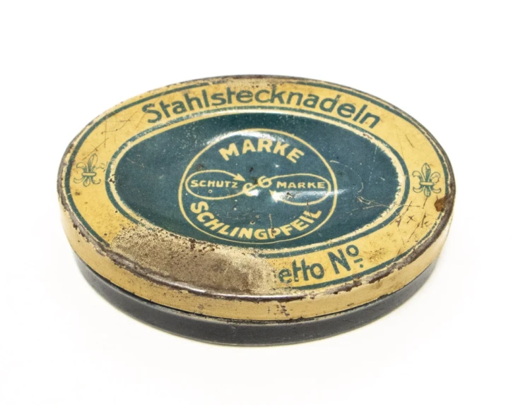STARA METALOWA PUSZKA PO SZPILKACH NIEMIECKICH SCHLINGPFEIL