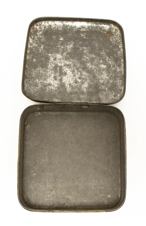 STARA METALOWA PUSZKA GRECKA CHAŁWA BRACIA MANKOS, RYGA ŁOTWA, L 30 XX W