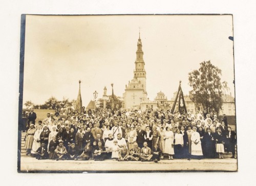 STARA FOTOGRAFIA - PIELGRZYMKA POZNAŃSKA NA JASNĄ GÓRĘ, CZĘSTOCHOWA II RP
