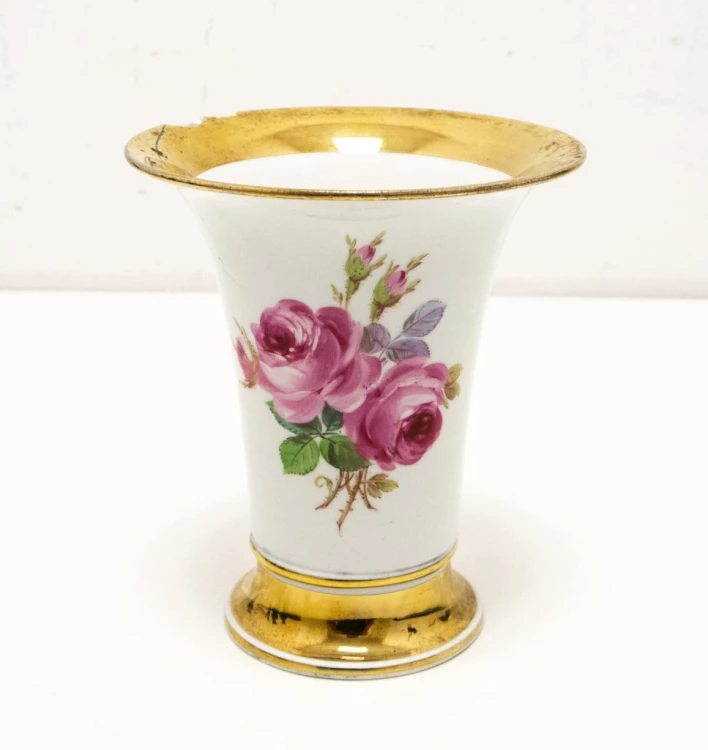 STARY PORCELANOWY WAZON, RÓŻA MIŚNIA