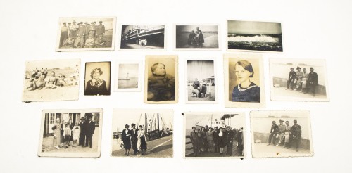ZESTAW STARYCH FOTOGRAFII RODZINNYCH - PORT GDYNIA l. 30
