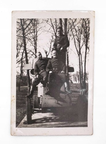STARA FOTOGRAFIA - ŻOŁNIERZE W SAMOCHODZIE PANCERNYM, TWIERDZA MODLIN II RP
