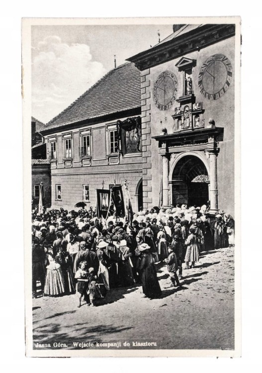 CZĘSTOCHOWA - PIELGRZYMKA, WEJŚCIE DO KLASZTORU, JASNA GÓRA II RP