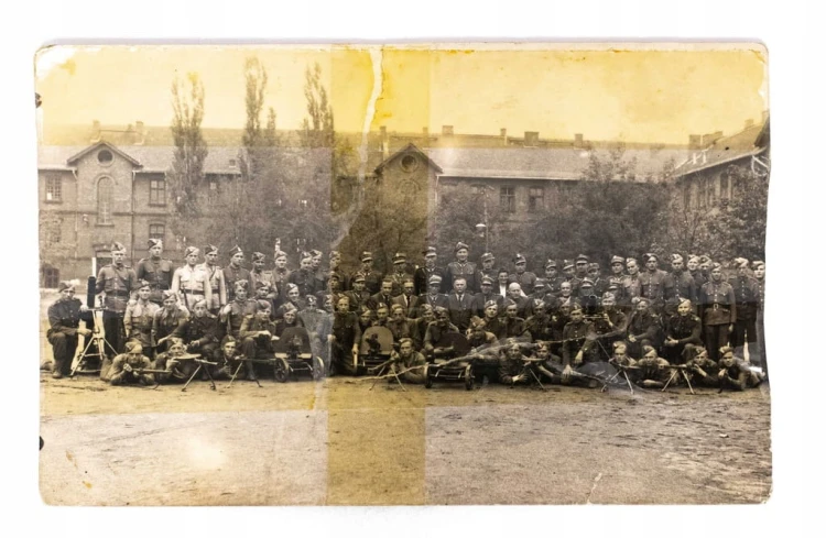 STARA FOTOGRAFIA - 6 PP 2 DYWIZJI PIECHOTY H. DĄBROWSKIEGO, CZĘSTOCHOWA