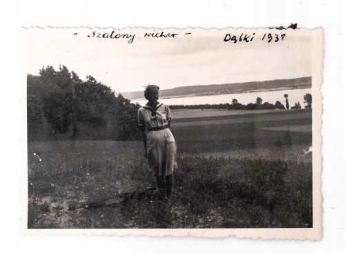 STARA FOTOGRAFIA - KOBIETA PRZY JEZIORZE, GRANICA POLSKI, DĘBKI 1938