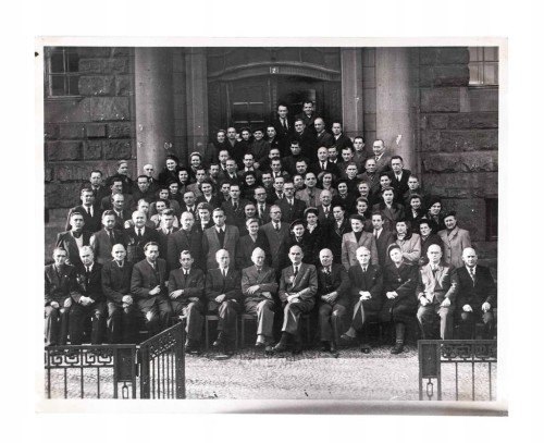 FOTOGRAFIA - GRONO PROFESORÓW, FOT. AKADEMICKI CZARNECKI, POZNAŃ l. 50/60