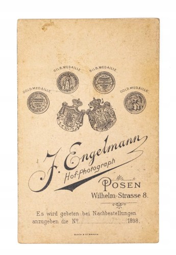 STARA FOTOGRAFIA - MĘŻCZYZNA W GARNITURZE, ATELIER ENGELMANN, POZNAŃ 1898