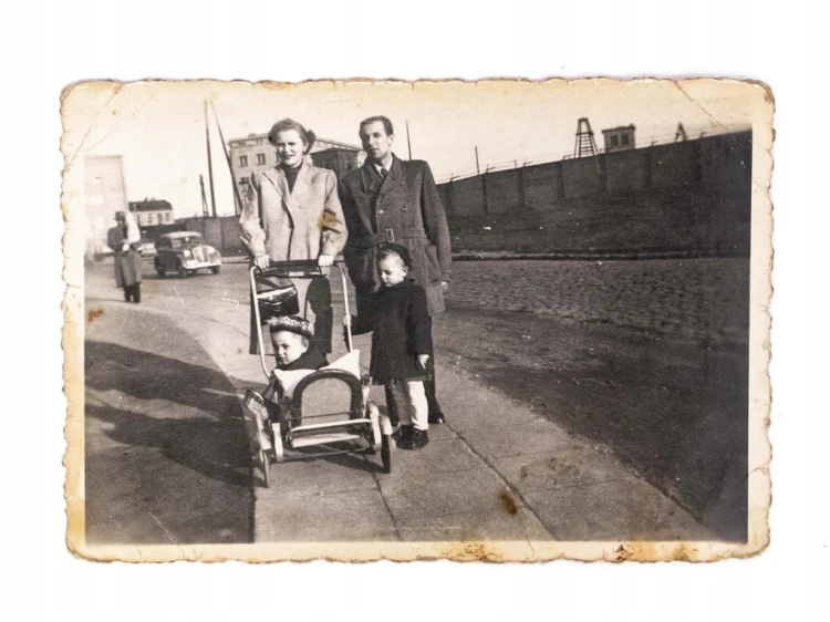 STARA FOTOGRAFIA - WÓZEK, AUTO, WIĘZIENIE / OBÓZ, OKUPACJA, POZNAŃ l. 40