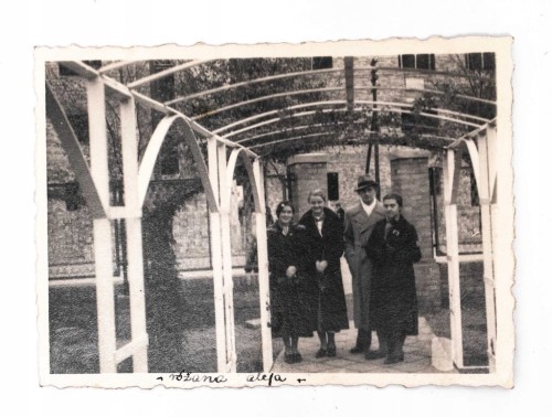 STARA FOTOGRAFIA - PENSJONARKA, UCZENNICE, RÓŻANA ALEJA, POZNAŃ l. 30