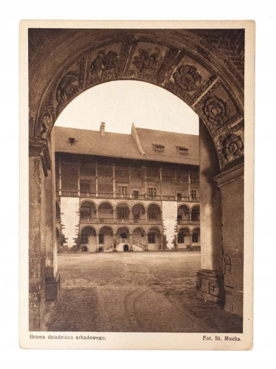KRAKÓW - WAWEL, BRAMA DZIEDZIŃCA ARKADOWEGO II RP (fot. St. Mucha)