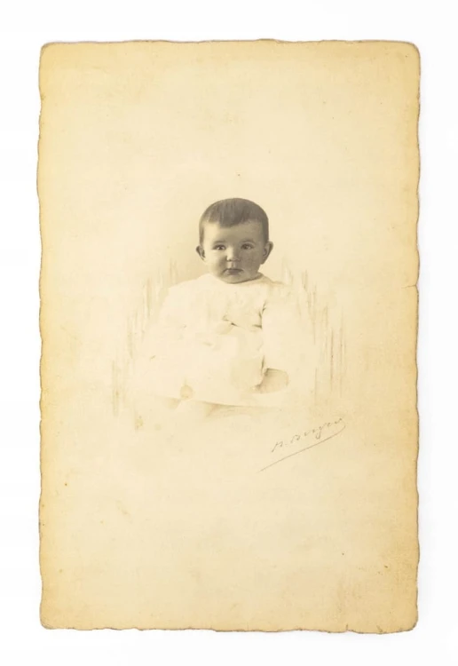 STARA FOTOGRAFIA - MAŁA DZIEWCZYNKA, SAINT QUENTIN 1924 FRANCJA