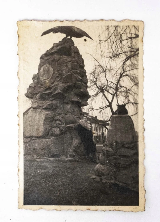STARA FOTOGRAFIA - POMNIK MARSZAŁKA J. PIŁSUDSKIEGO, SIELDCE II RP