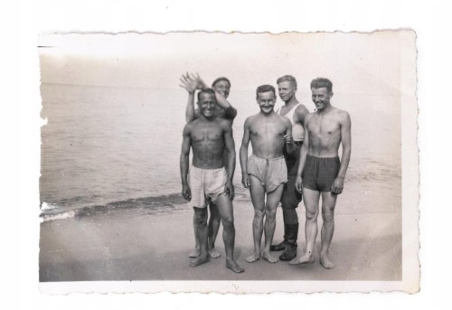 STARA FOTOGRAFIA - ŻOŁNIERZE Z TWIERDZY MODLIN NAD MORZEM, GDYNIA II RP