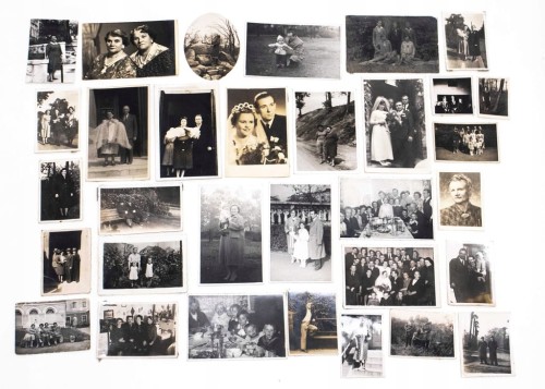 ZESTAW STARYCH FOTOGRAFII RODZINNYCH l. 20-50 XX w.