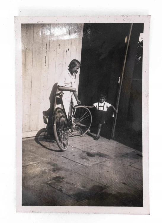 STARA FOTOGRAFIA - MAMA Z SYNEM, ROWER, POZNAŃ 1938