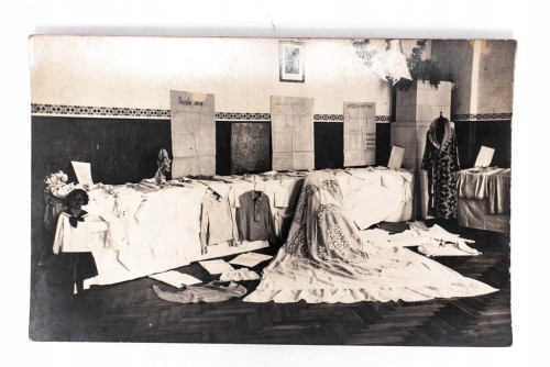 STARA FOTOGRAFIA - UCZENNICE, KURS KRAWIECKI, WYSTAWA, ŻNIN 1932
