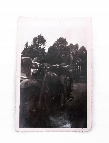 STARA FOTOGRAFIA - DZIECI NA MOTORZE, STARE KUROWO 1960