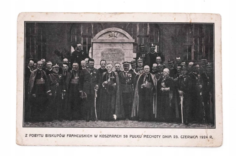 POCZTÓWKA, POBYT BISKUPÓW FRANCUSKICH W KOSZARACH 58 PUŁKU PIECHOTY 1924