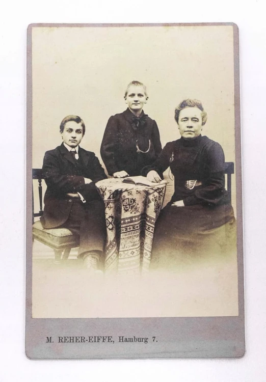 STARA FOTOGRAFIA - ZDJĘCIE RODZINNE, ATELIER HAMBURG