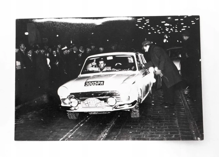 STARA FOTOGRAFIA - RAJD SAMOCHODOWY MONTE CARLO 1969, WARSZAWA