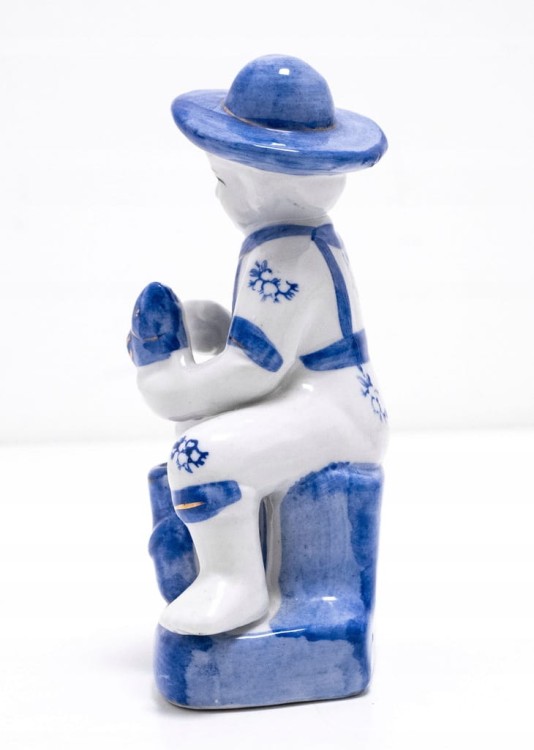 STARA FIGURKA PORCELANOWA - MĘŻCZYZNA W STROJU LUDOWYM