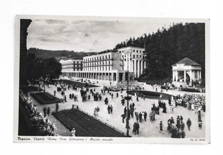 KRYNICA - DEPTAK, STARY I NOWY DOM ZDROJOWY, MUSZLA MUZYKI l. 50