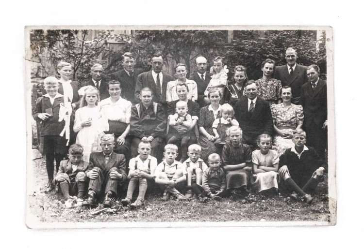 STARA FOTOGRAFIA - PIERWSZA KOMUNIA ŚWIĘTA, ZDJĘCIE RODZINNE II RP