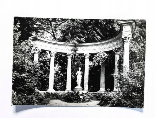 ŁAŃCUT - PARK ZAMKOWY, GLORIETA Z RZEŹBĄ DIANY 1967