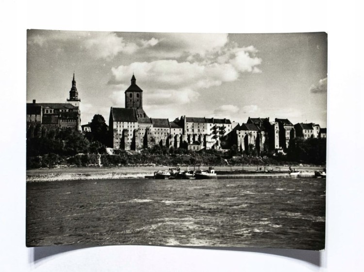 GRUDZIĄDZ - WIDOK MIASTA OD STRONY WISŁY l. 60