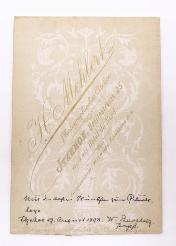 STARA FOTOGRAFIA - MĘŻCZYZNA W PŁASZCZU, ATELIER FLENSBURG 1898